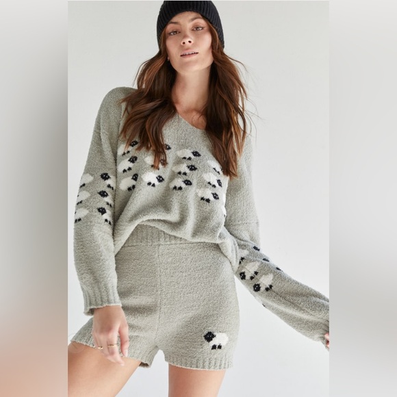 (64) New Francesca’s Simone Sage Green Teddy Shorts - Picture 2 of 5